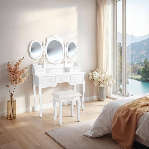 Dressing table and stool in antique look
