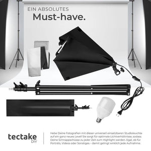 Studioleuchte mit Softbox und Stativ