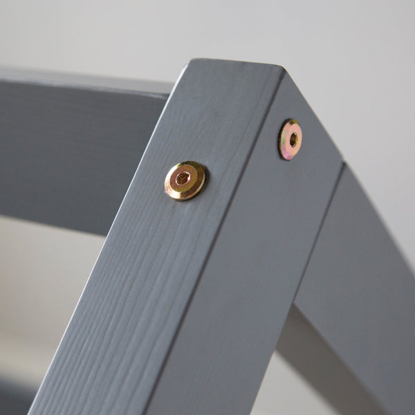 Kinderbett Kinderhaus inkl. Matratze Hausbett Holzbett grau 90 x 200 cm