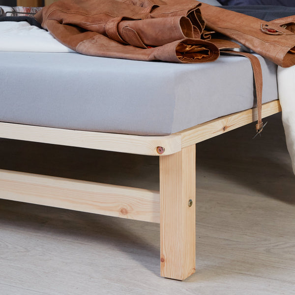 Palettenbett 140x200 cm Natur | Doppelbett mit Matratze | mit Lattenrost | Holz | Jugend Gast