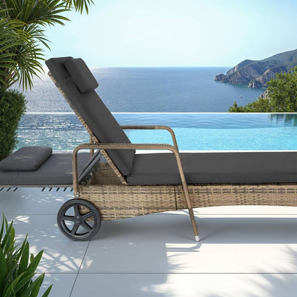 Sonnenliege Rattan mit Rollen natur/dunkelgrau