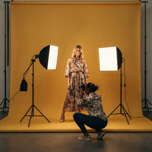Studioleuchte mit Softbox, Stativ und Tasche