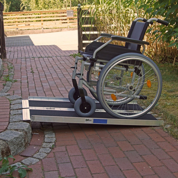 Alu Rollstuhlrampe Rutschfest klappbar 122cm 270kg
