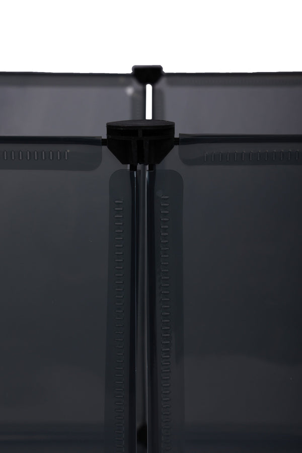 Freilaufgehege mit Bodenplatten grau