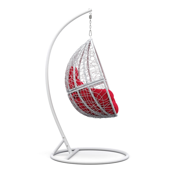 Eiersessel weiss mit roten Kissen