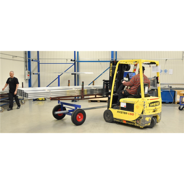 Langgutwagen zum Transport von Rohren