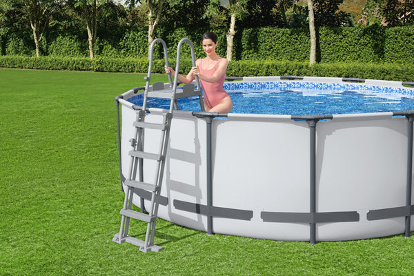 Pool Leiter für Poolhöhen bis 132 cm