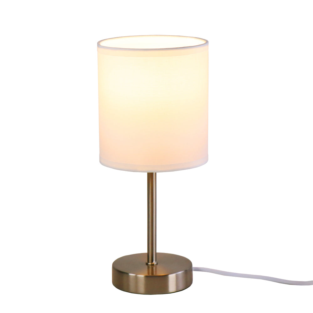 Lampada da tavolo con paralume in tessuto bianco