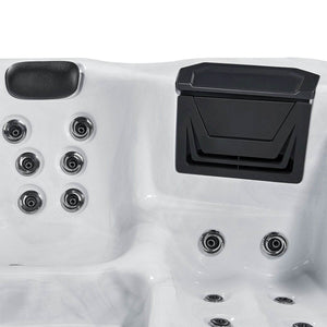 Outdoor Whirlpool Oasis mit LED Massagedüsen