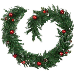Weihnachtsgirlande mit Kugeln und Tannenzapfen