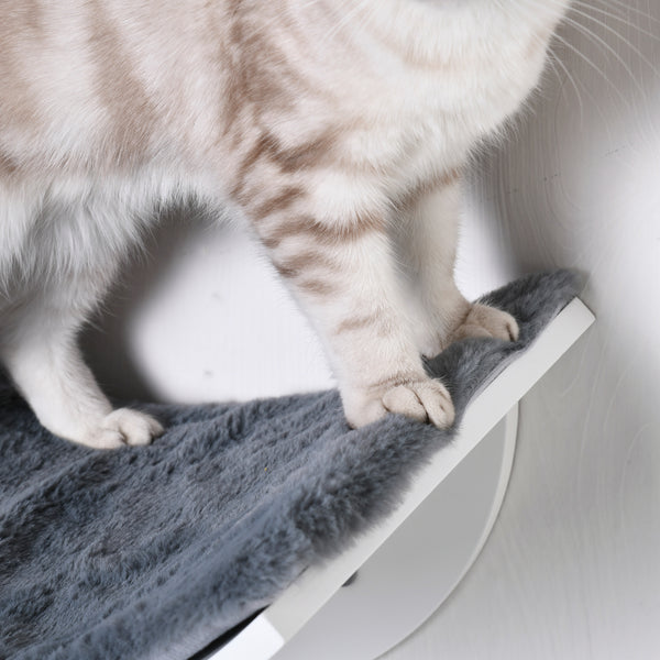 Katzenbett zur Wandmontage mit Plüschauflage Weiss Grau