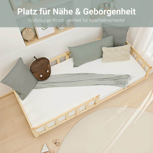 Kinderbett 90x200 Natur | Bodenbett mit Lattenrost | mit Rausfallschutz | Montessori