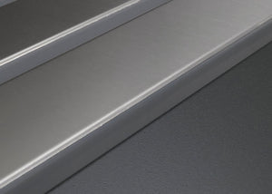 Mülltonnenbox anthrazit aus Metall mit Pflanzkasten & Edelstahl