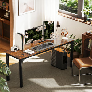 Schreibtisch im rustikalen Design mit viel Platz braun