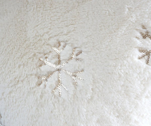 Set Wohndecke und Deko-Kissen Schnee flauschig mit Pailletten