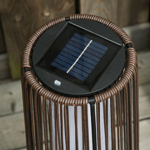 Solarbetriebene Gartenleuchte mit Automatikmodus Rattanoptik