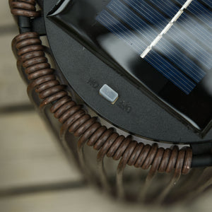Solarbetriebene Gartenleuchte mit Automatikmodus Rattanoptik