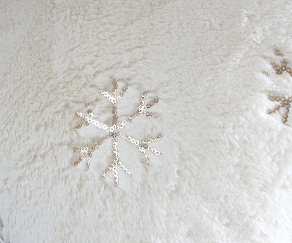 Wohndecke Tagesdecke Kuscheldecke flauschig Pailletten 150x120cm weiss